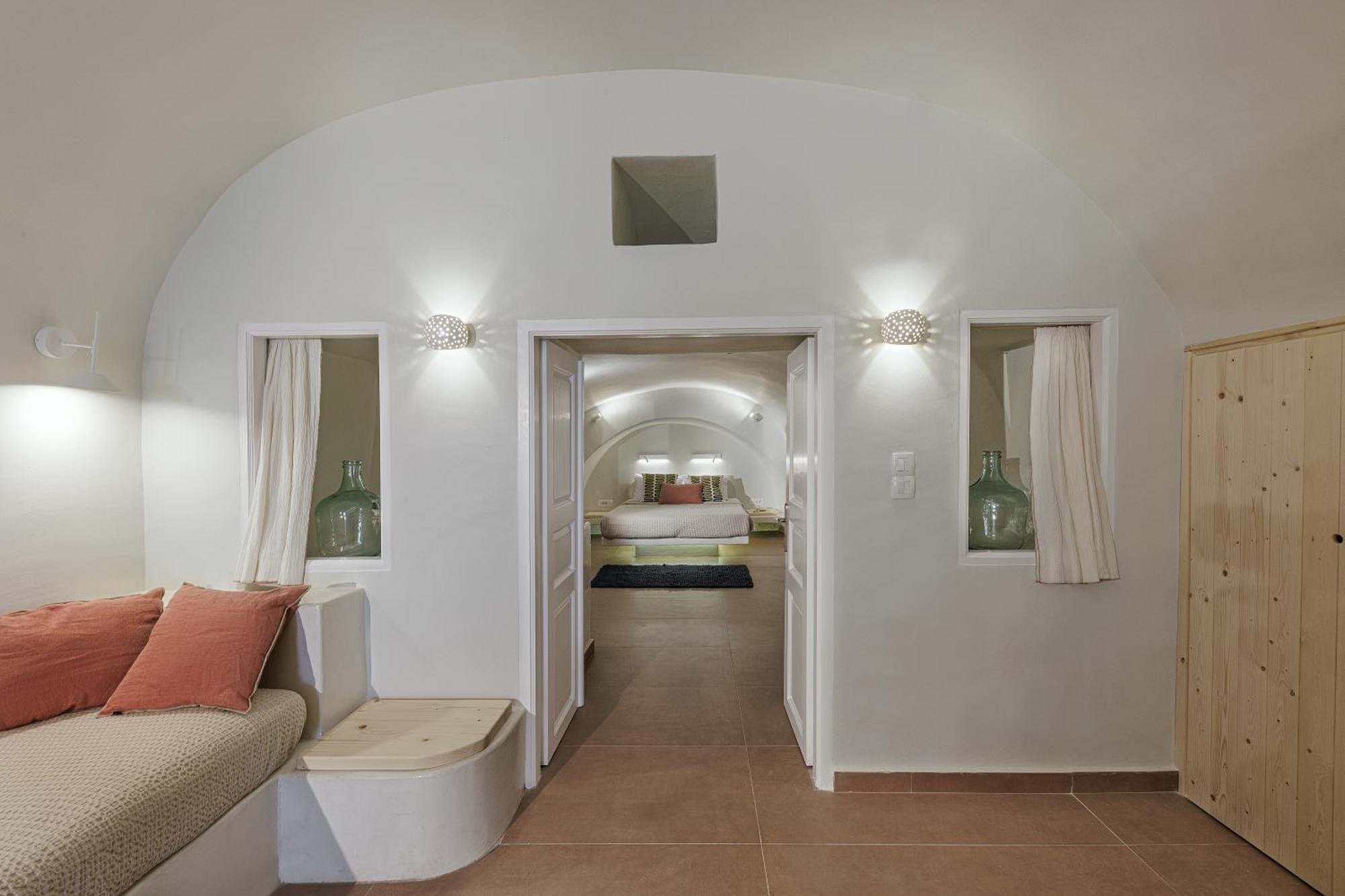 Blue Dolphins Hotel Firostefani