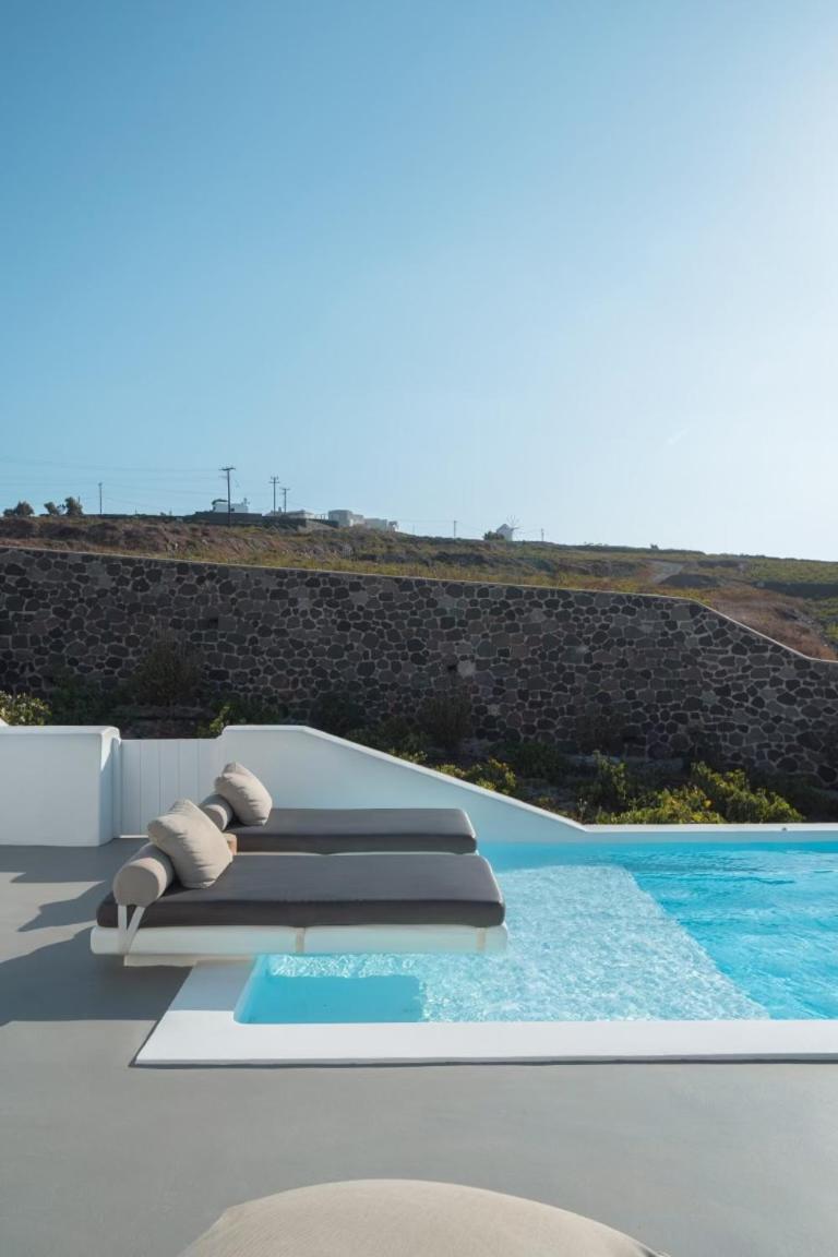 White & Co Exclusive Island Pyrgos Kallistis
