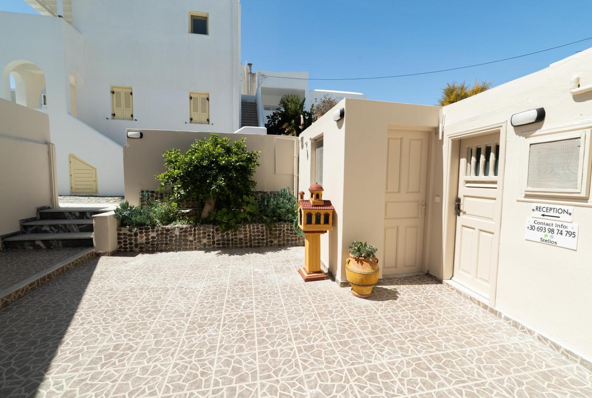 Toula Aparthotel