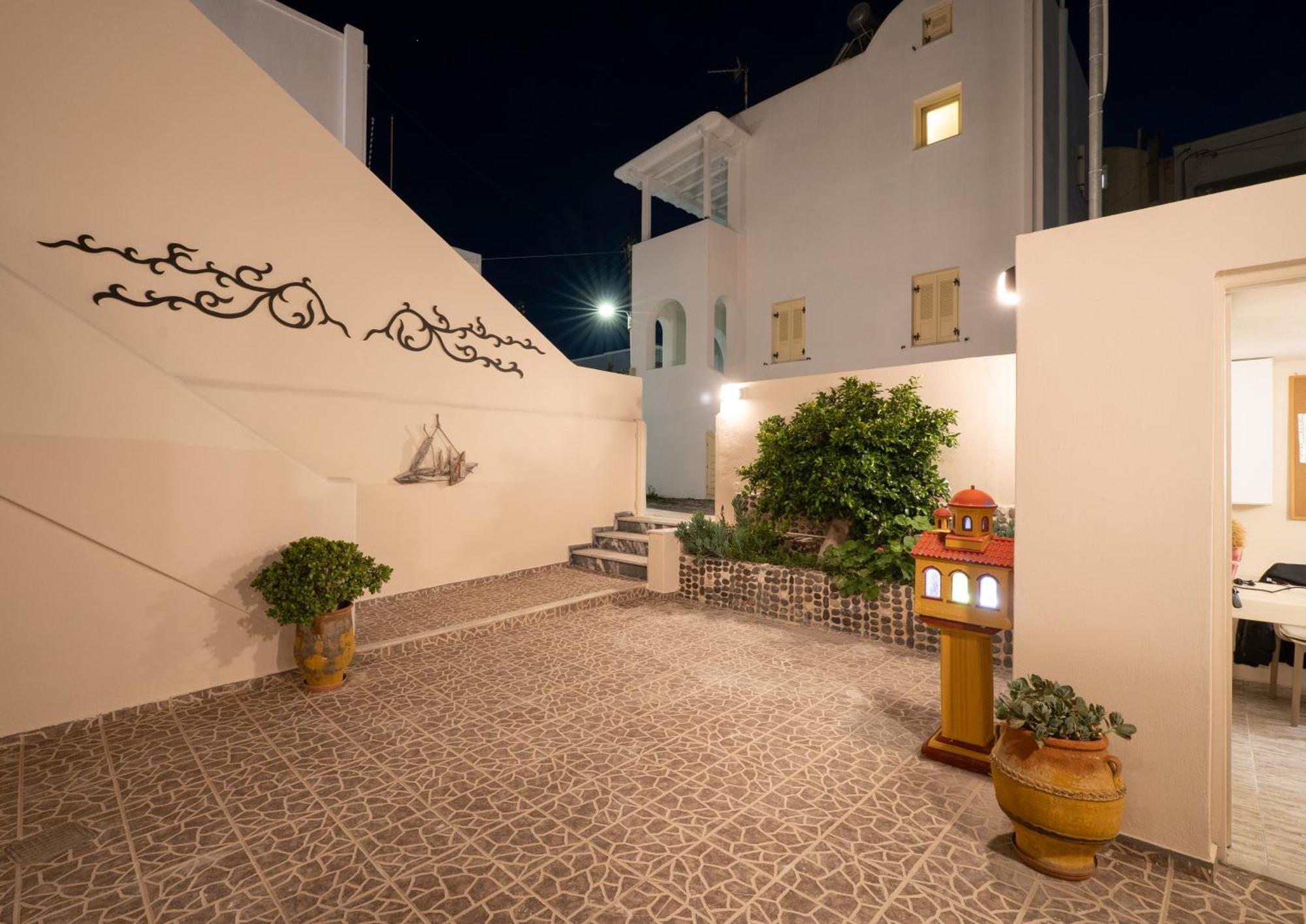 Aparthotel Toula 2*