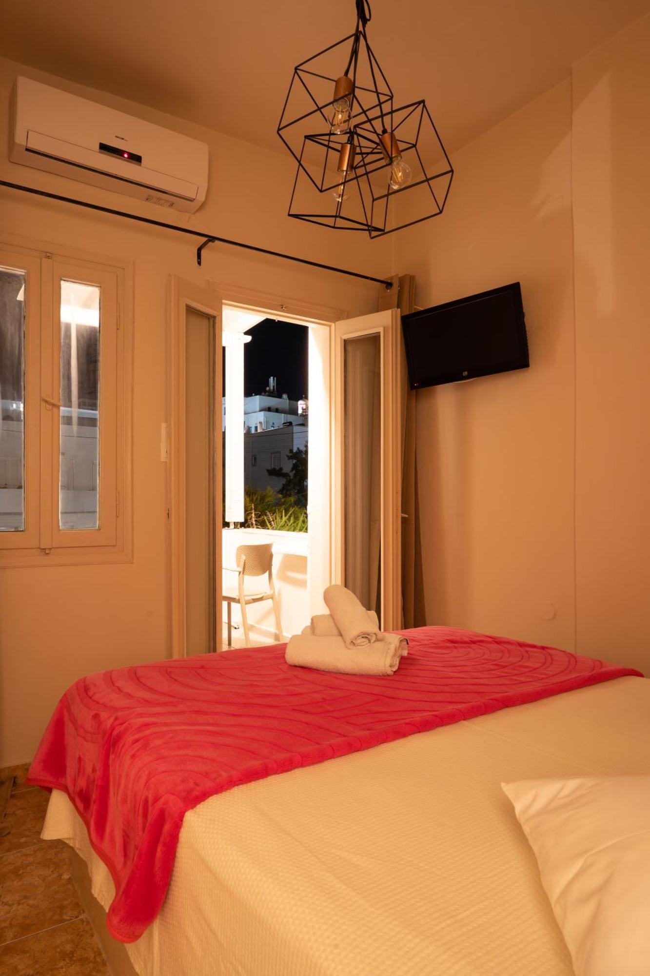 Toula Aparthotel Fira (Santorini)