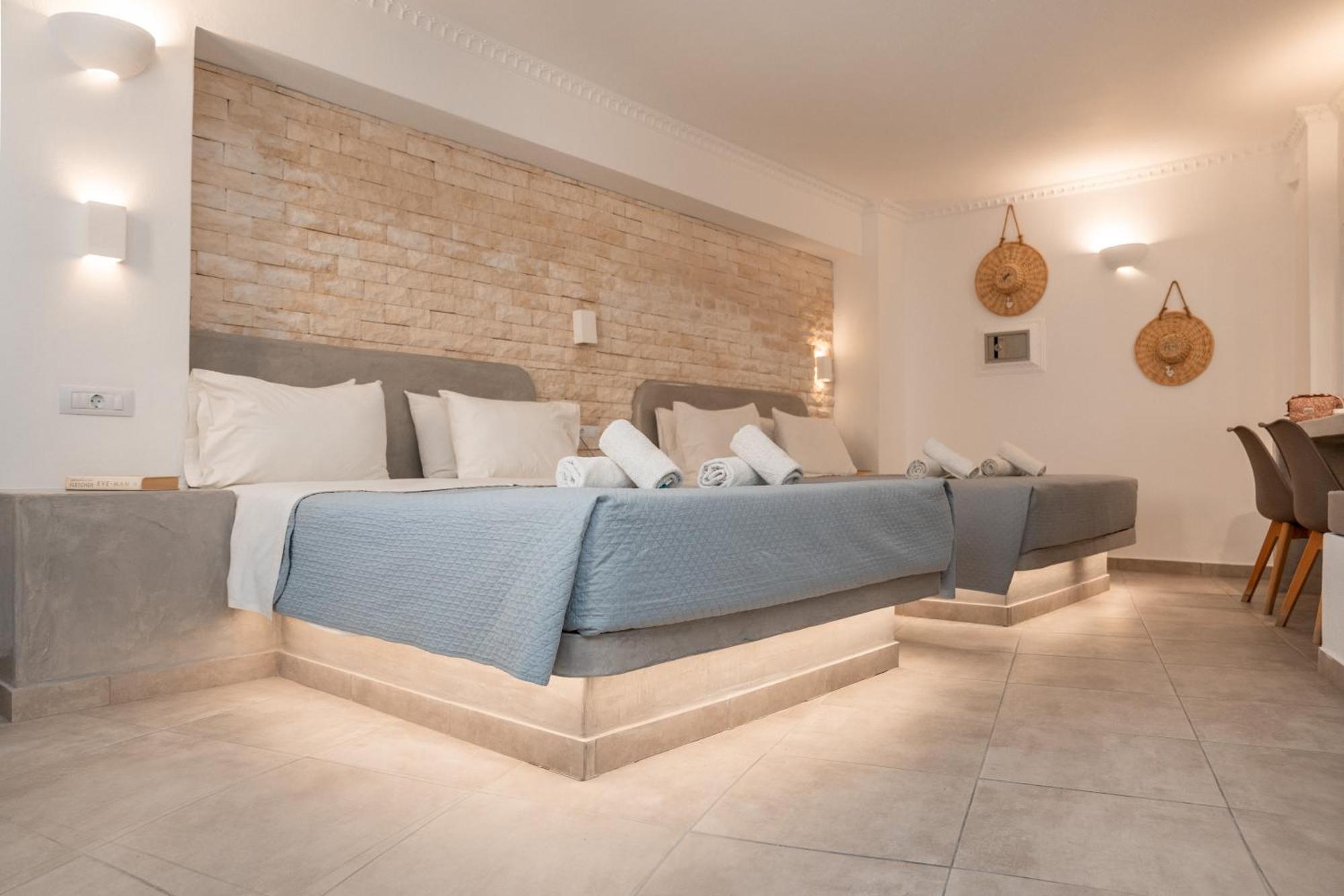 Bay Hotel Perissa (Santorini)