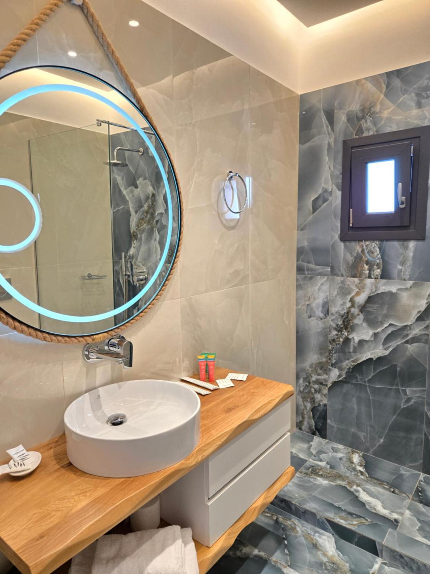 Aparthotel Santorini Ethereal Blue Pýrgos
