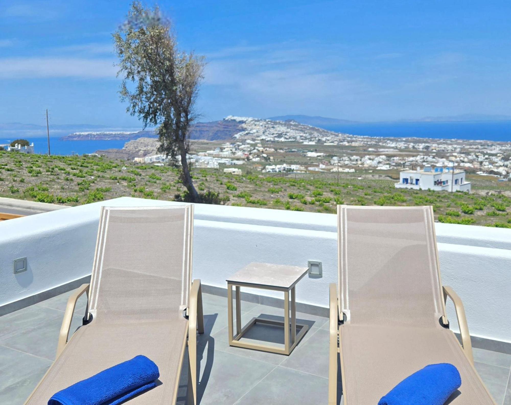 Santorini Ethereal Blue Pýrgos