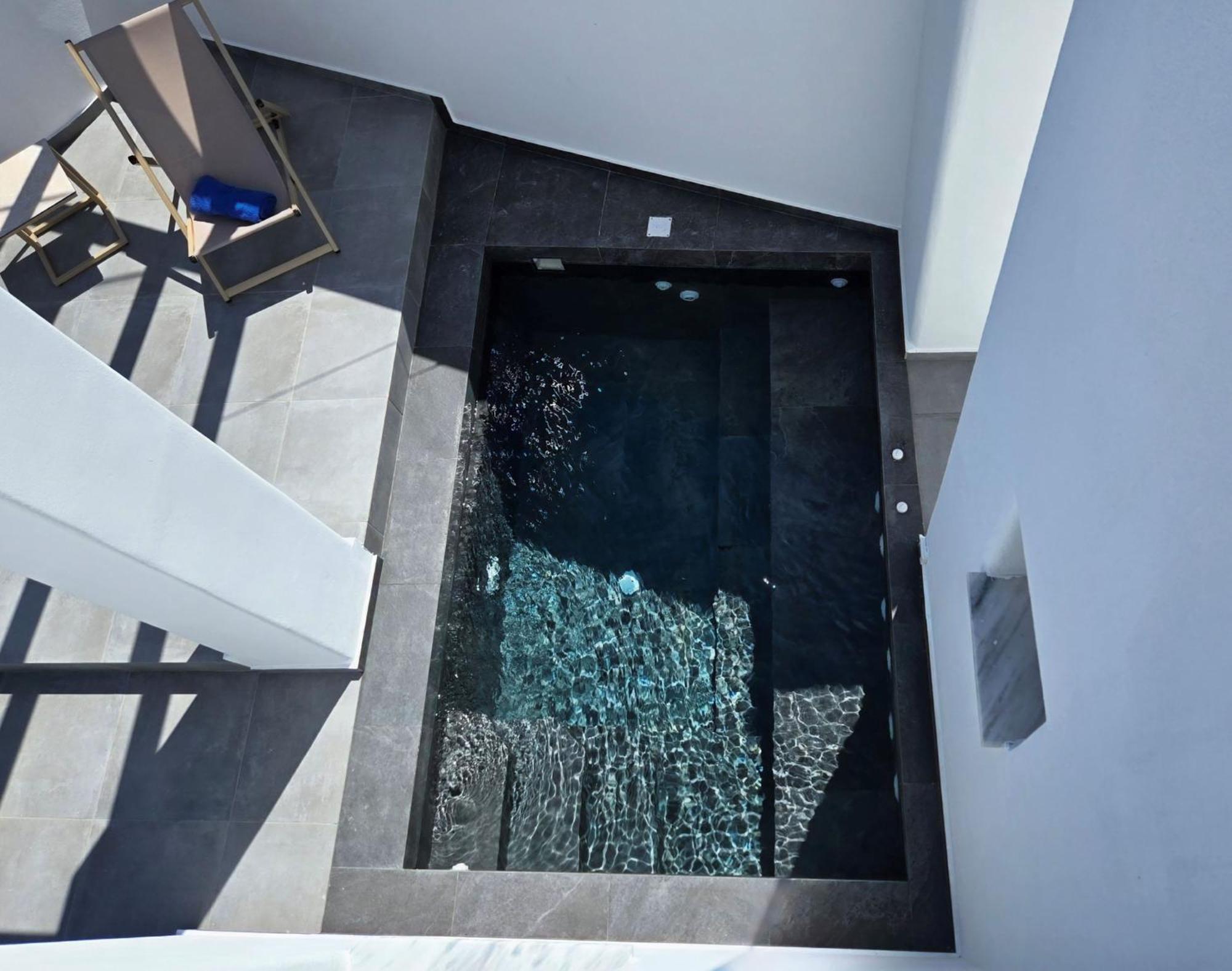 Aparthotel Santorini Ethereal Blue Pýrgos