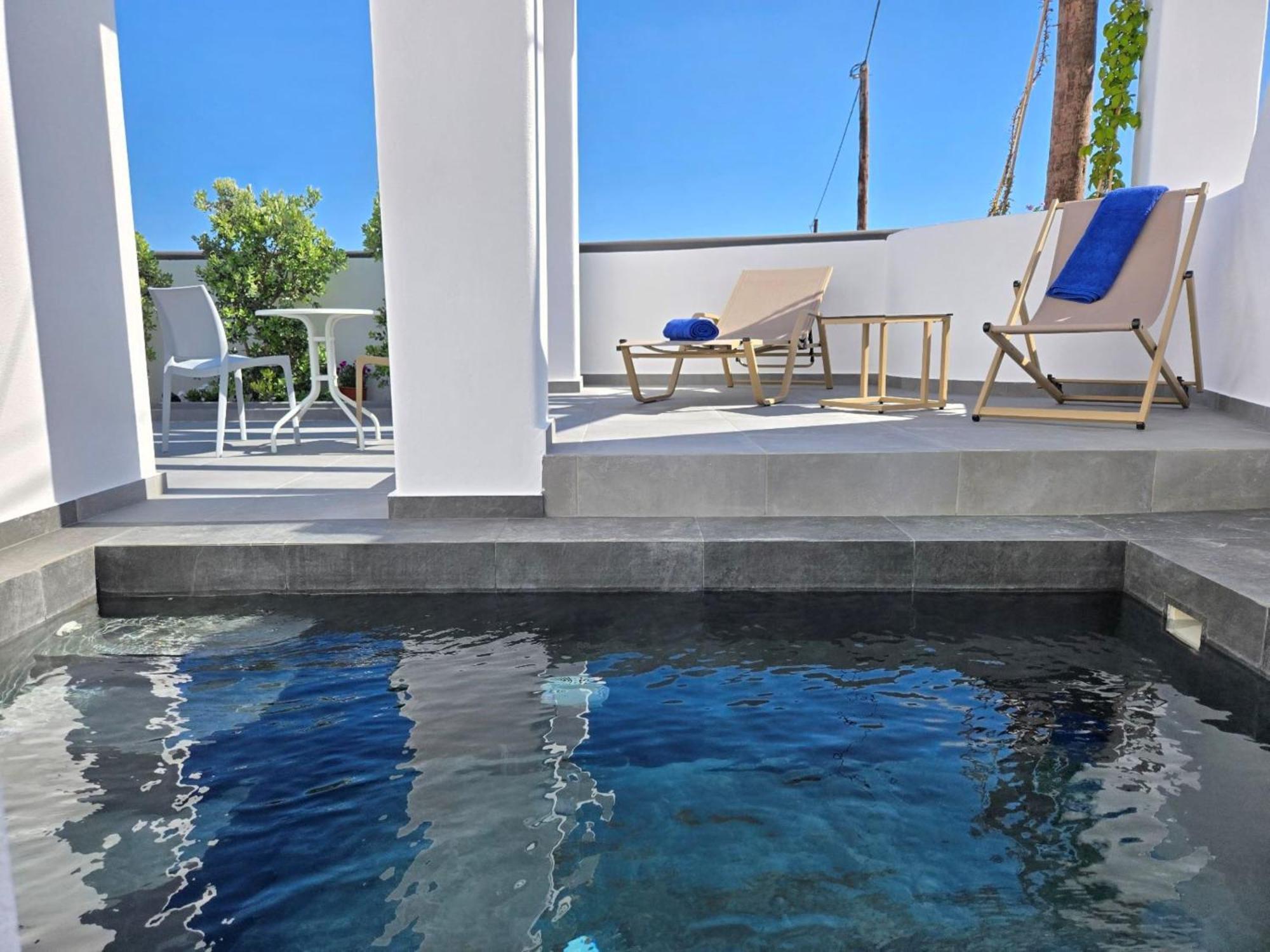 Santorini Ethereal Blue Aparthotel Pýrgos