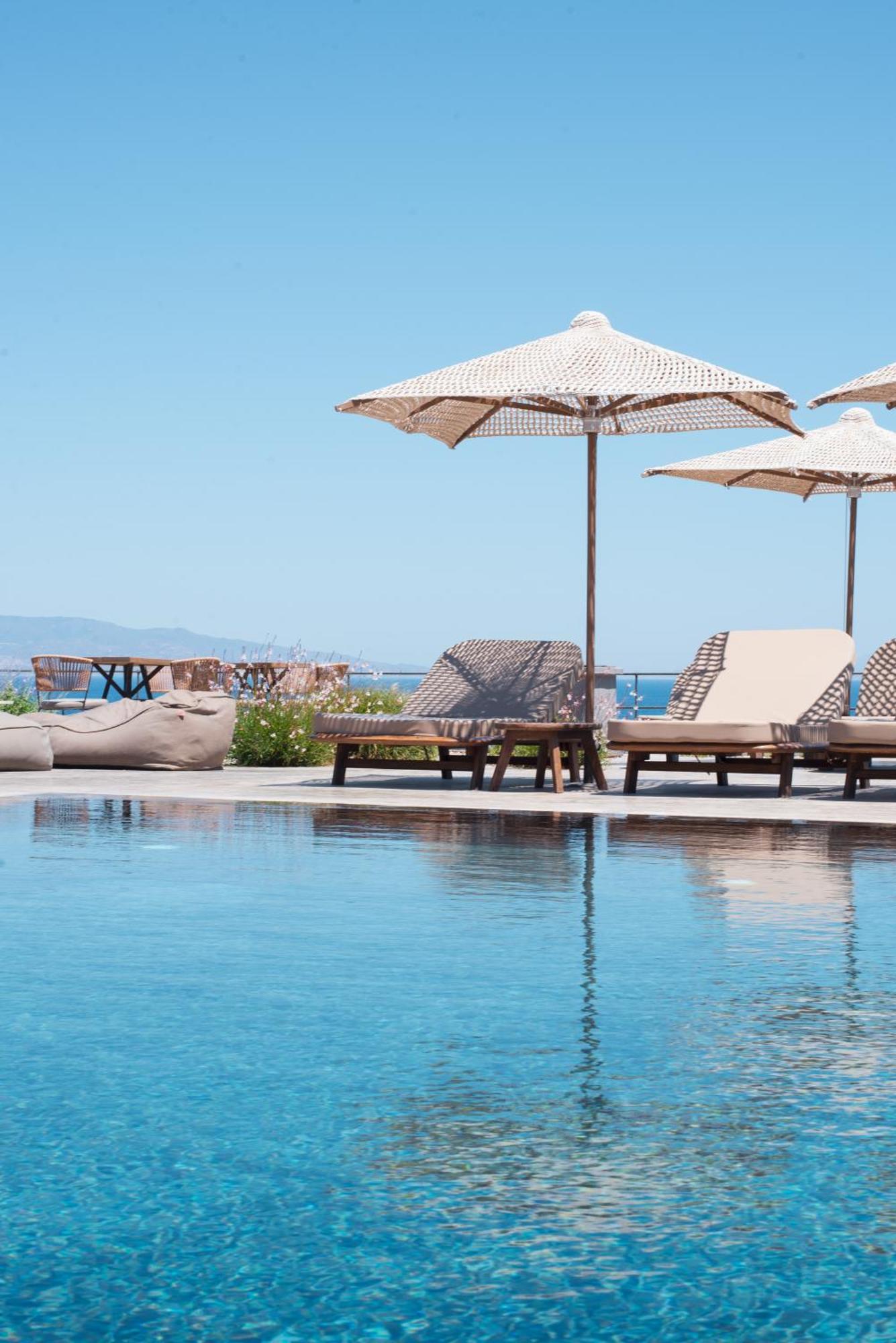 Hotel Colombos Beachfront 5*