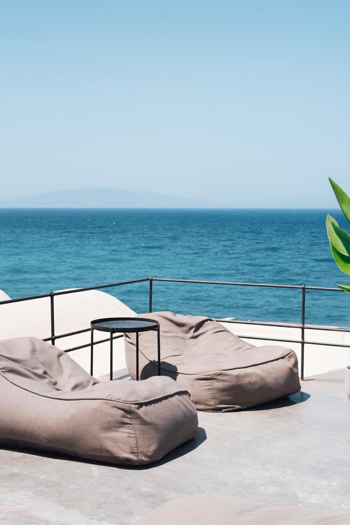 Colombos Beachfront