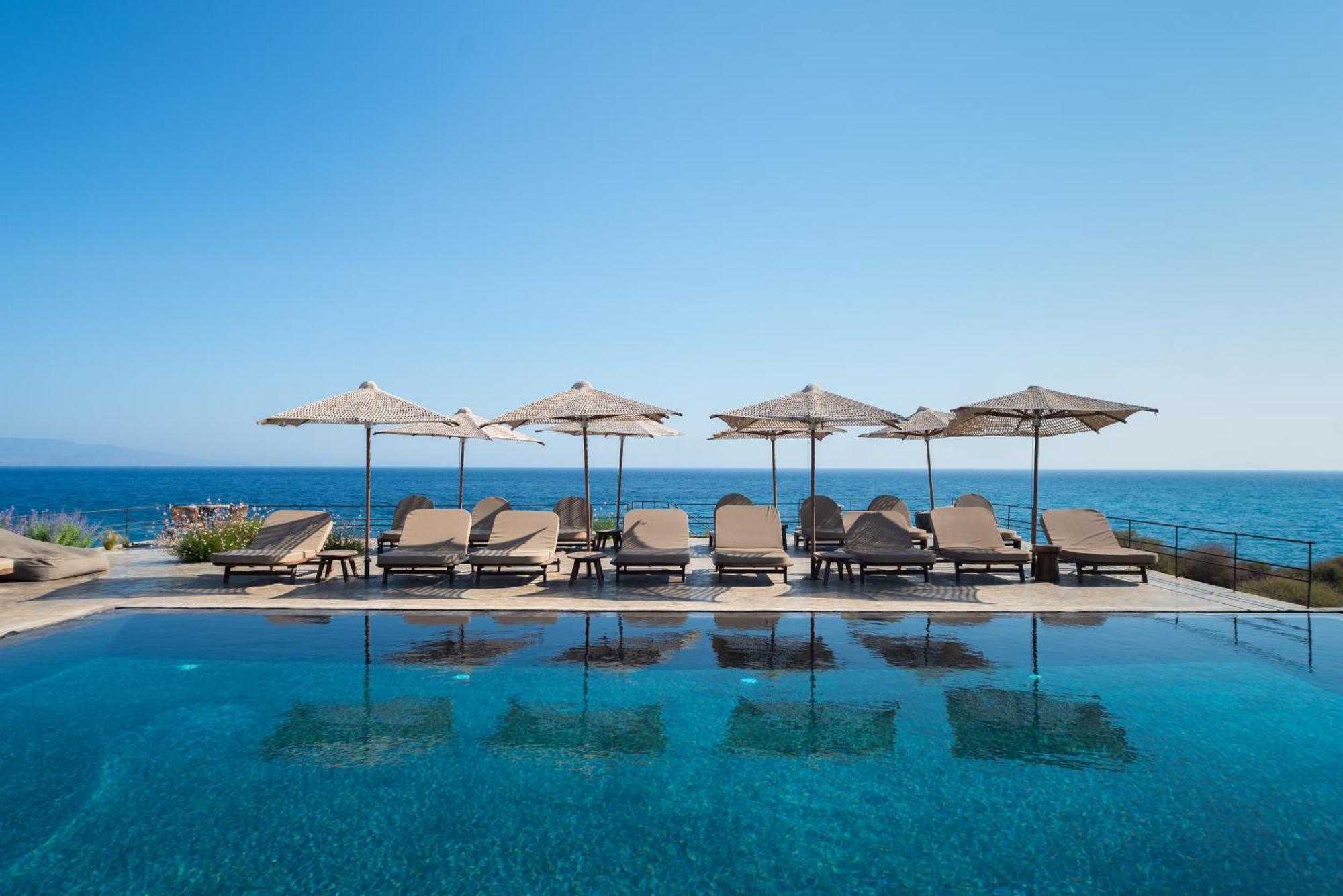 Hotel Colombos Beachfront 5*