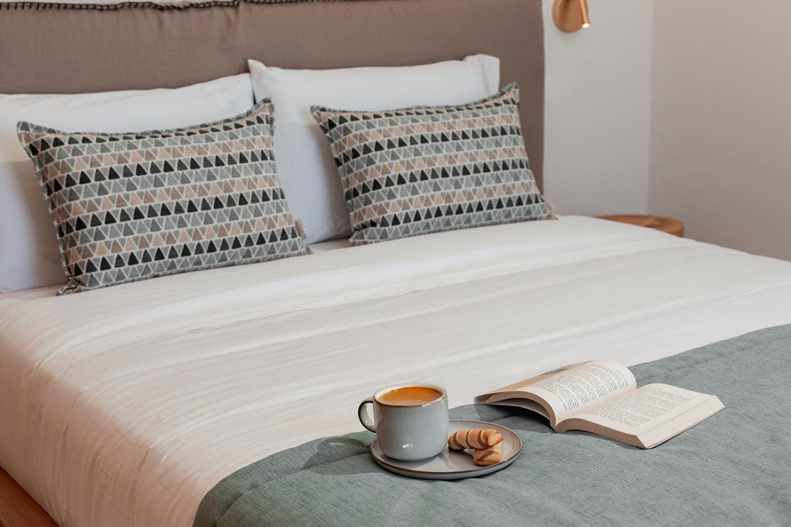 Platies Luxury Santorini Apartment