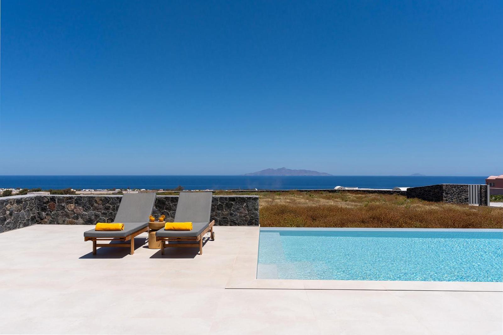 Platies Luxury Santorini Apartment *
