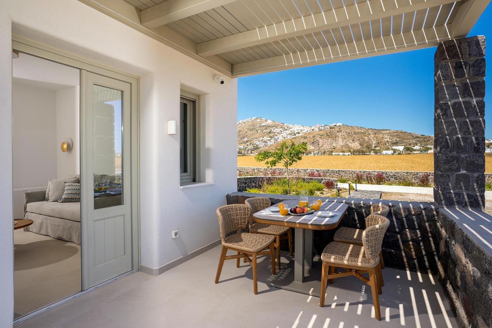 Platies Luxury Santorini Apartment