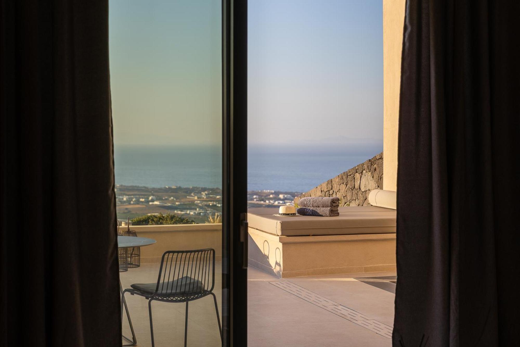 North Santorini - A Luxury Pousada *