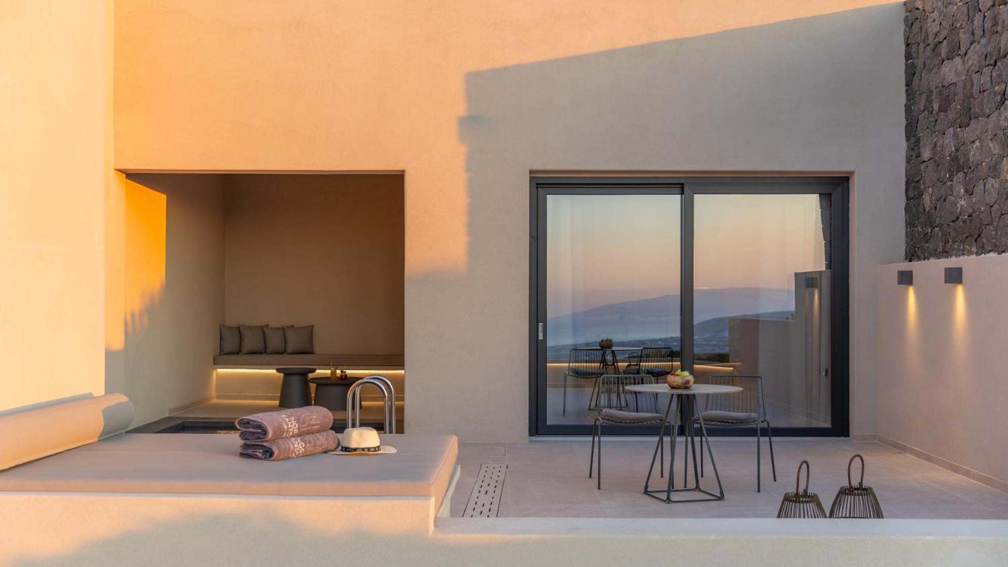 North Santorini - A Luxury Pousada Pýrgos