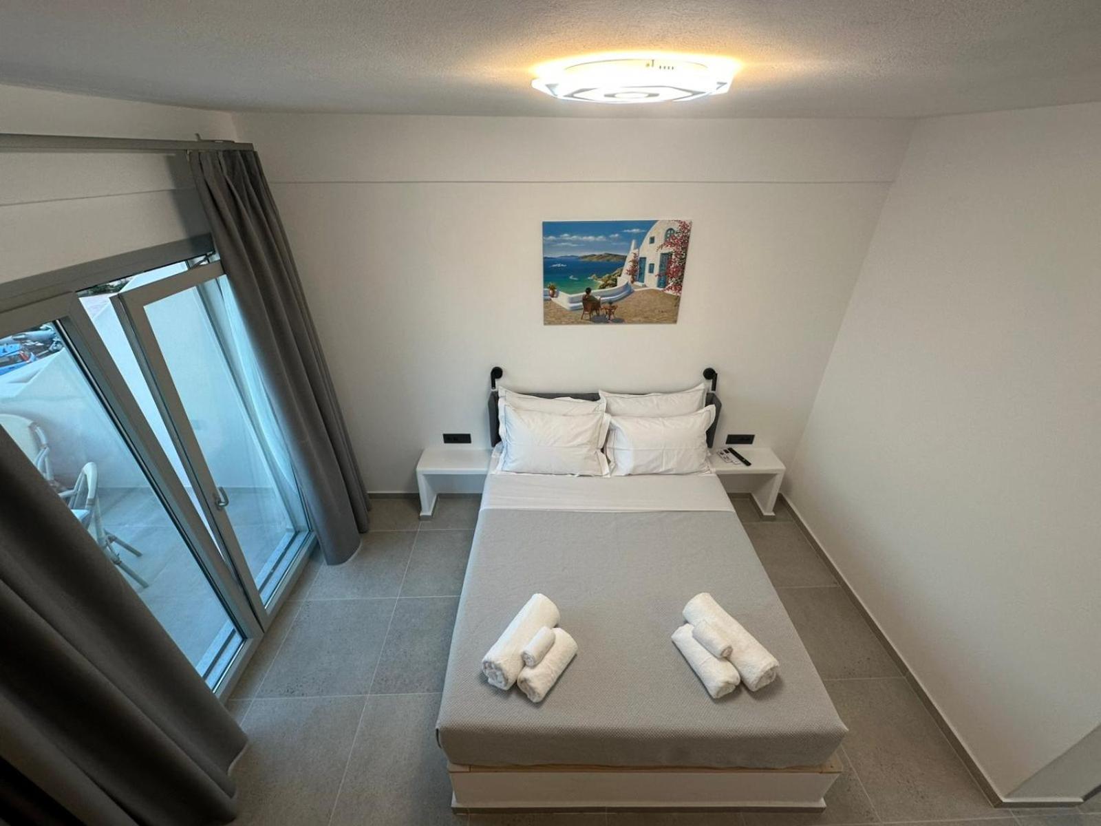 Lovely Hot-l 4* Fira (Santorini)