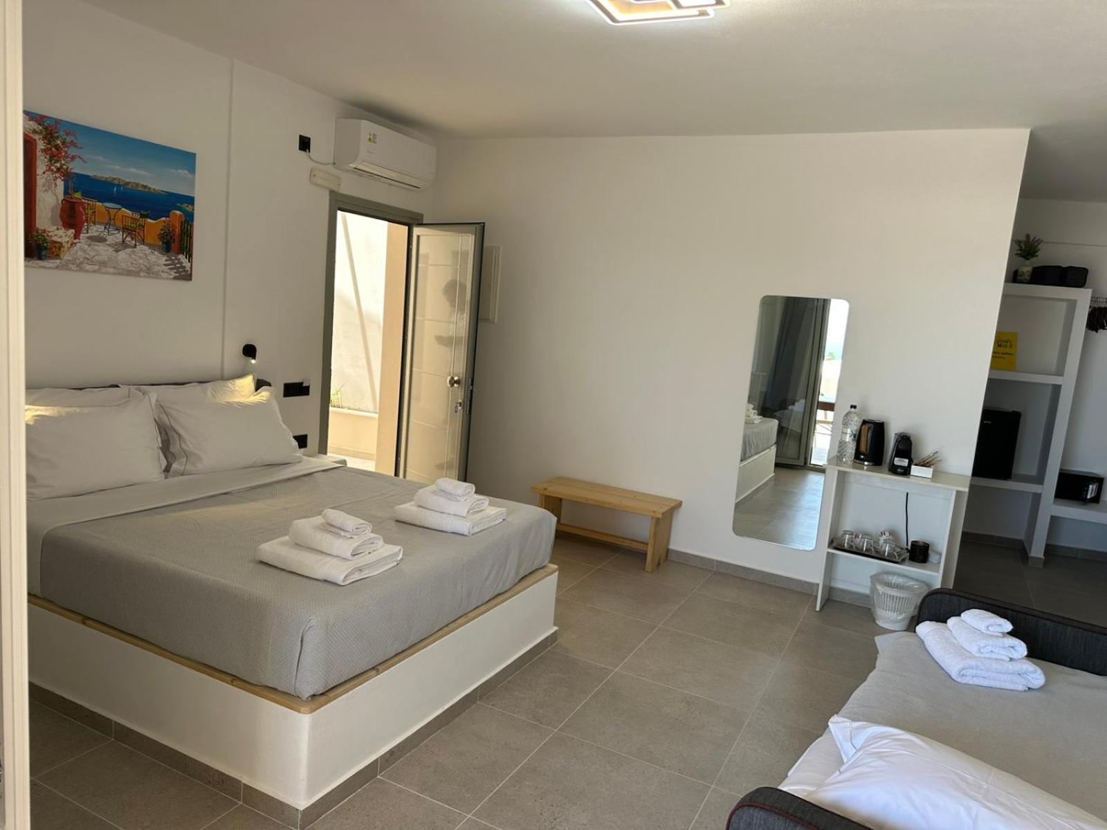 Lovely Hot-l Hotel 4*
