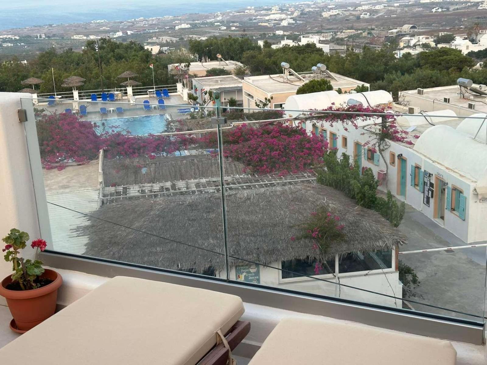 Lovely Hot-l 4* Fira (Santorini)