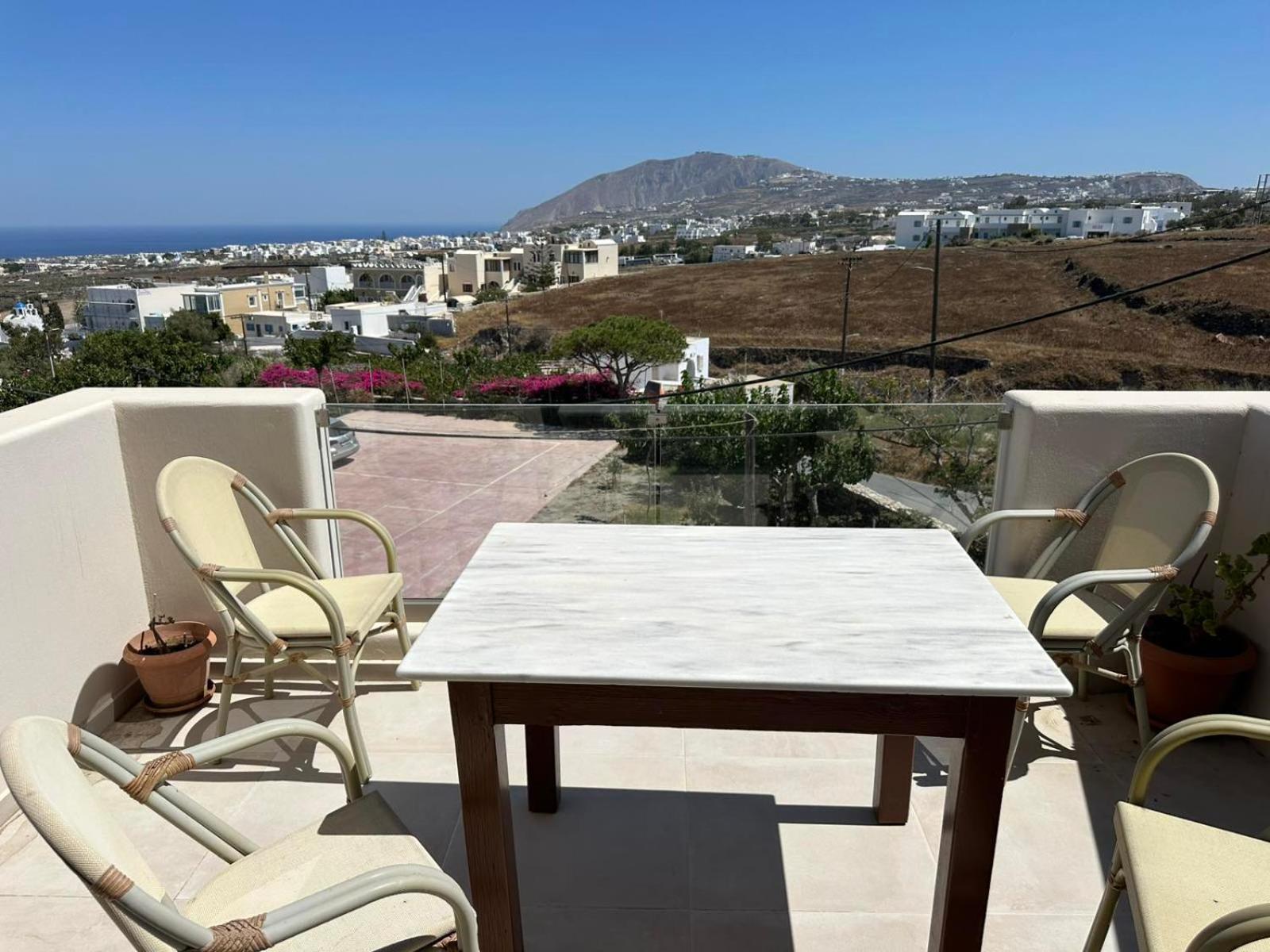 Lovely Hot-l 4* Fira (Santorini)
