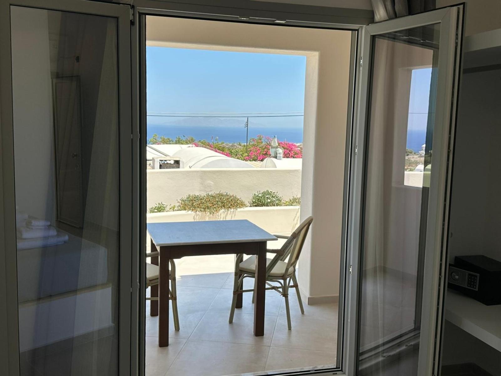 Lovely Hot-l 4* Fira (Santorini)