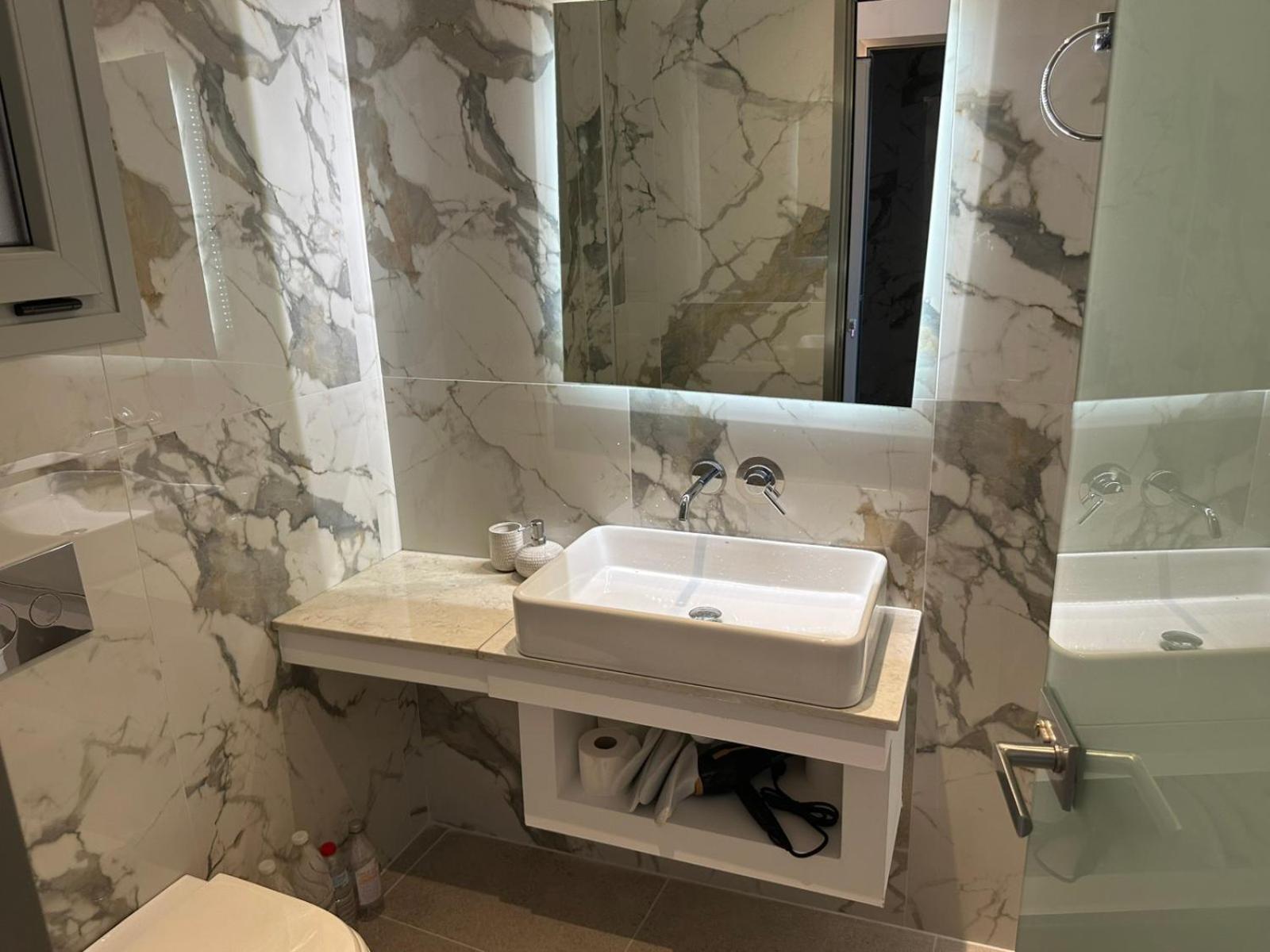 Hotel Lovely Hot-l 4*
