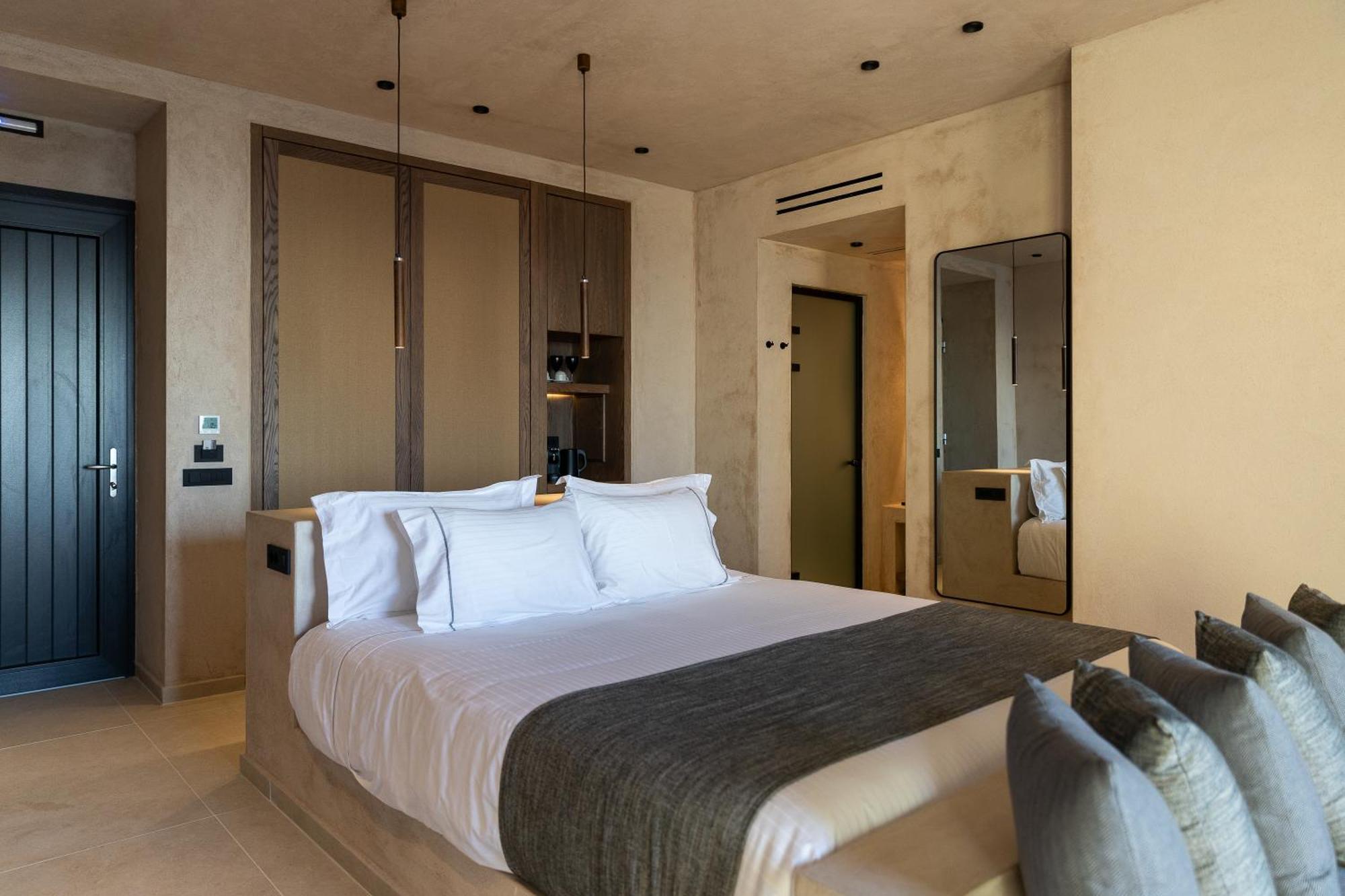 North Santorini - A Luxury Pousada Pýrgos