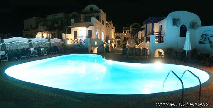 Samson΄s Village Perissa (Santorini)