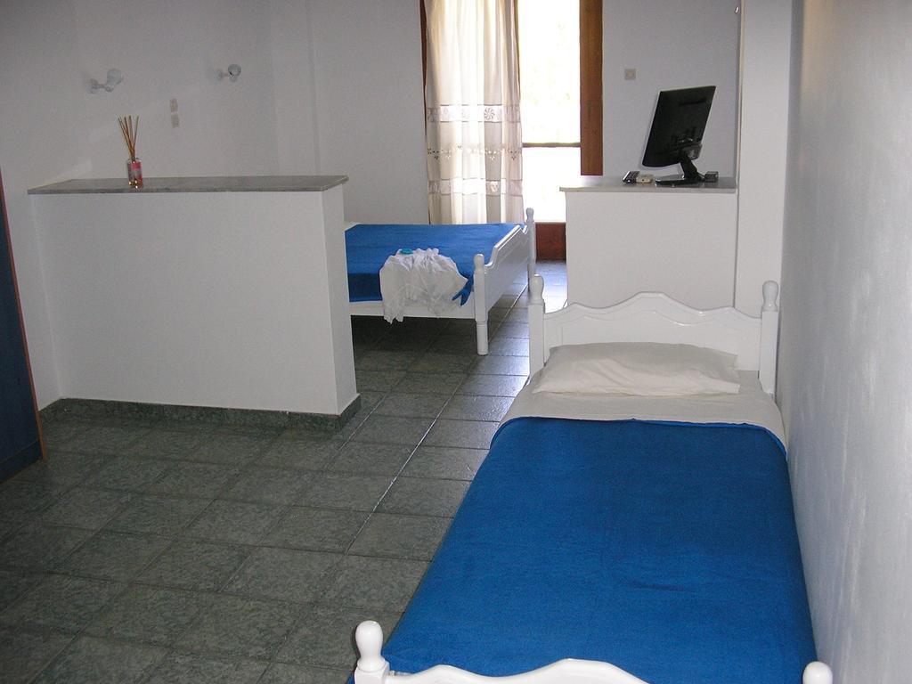 Hotel Finikas Santorini 3*