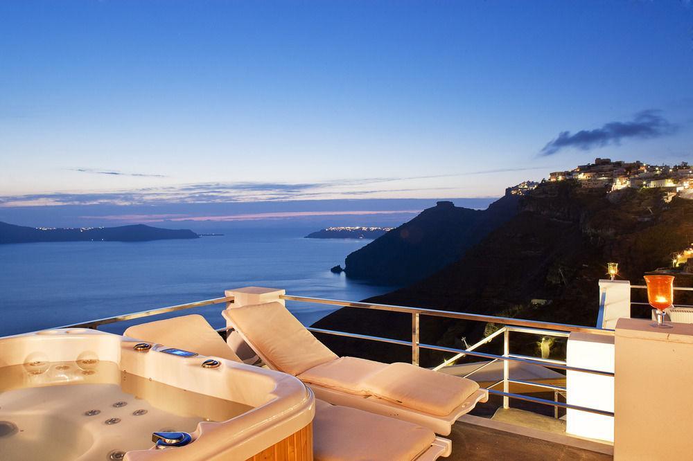 Thireas Hotel Fira (Santorini)