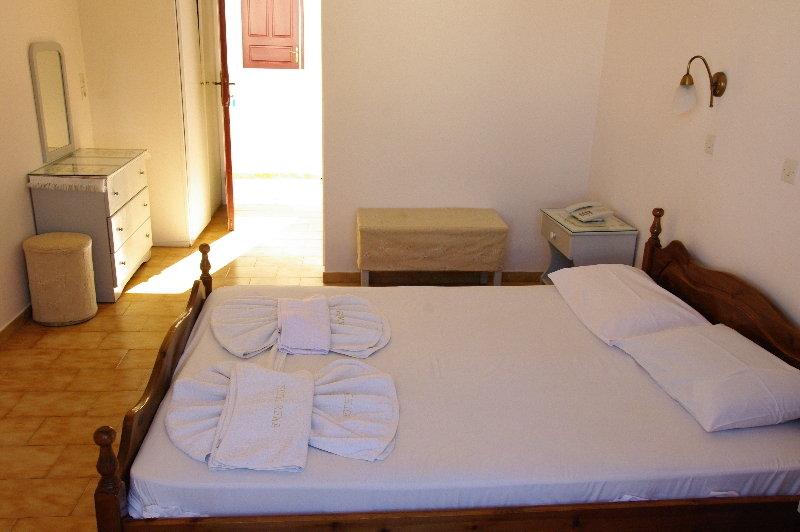 Rena Aparthotel Perissa (Santorini)
