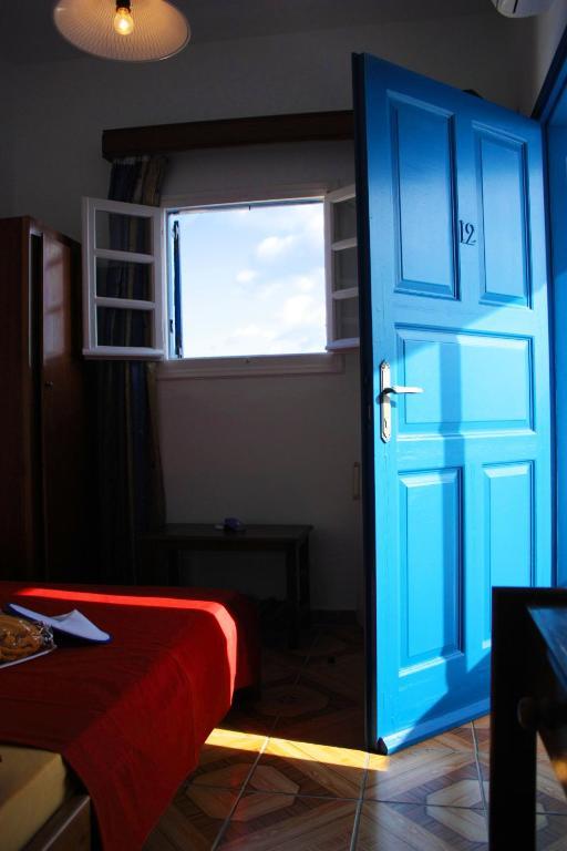 Kostas 4* Perissa (Santorini)