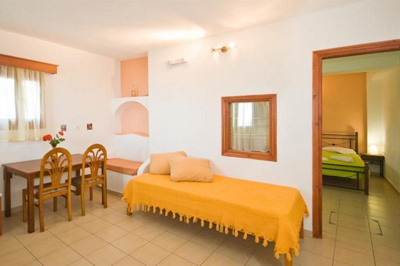 Anessis 3* Fira (Santorini)