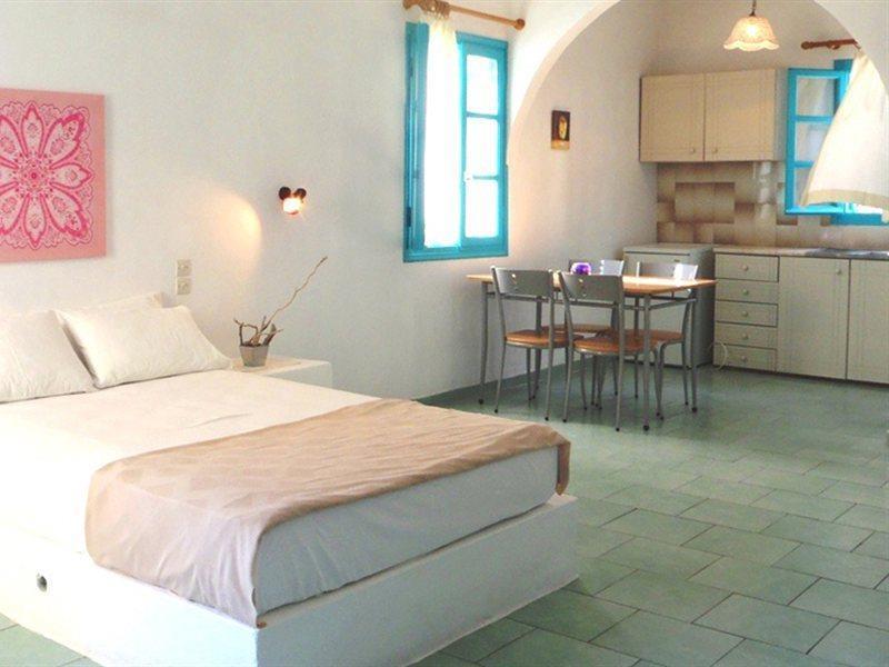 Nissia & Aparthotel Kamari (Santorini)