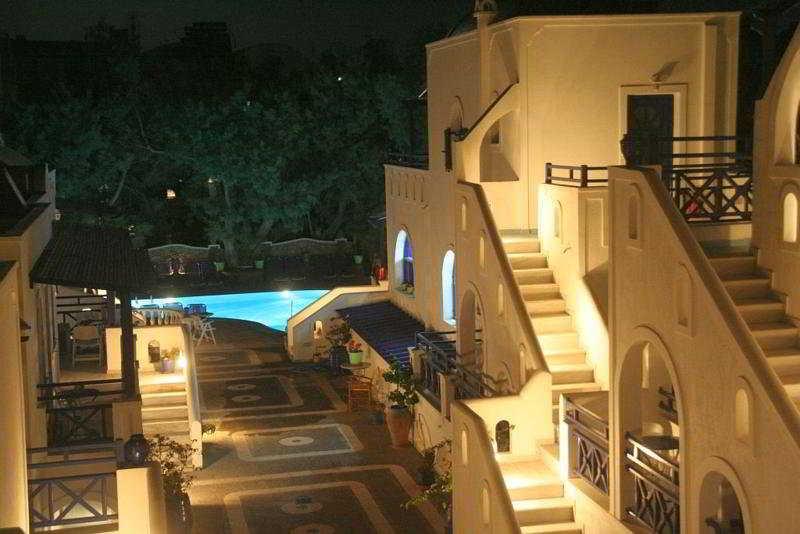 Aparthotel Samson΄s Village Perissa (Santorini)