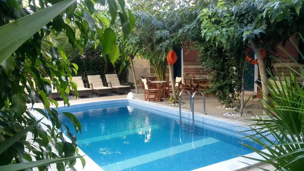 Danae Hotel 3*
