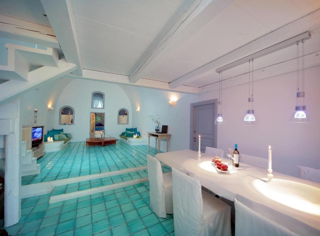 Blue Angel Villa Fira (Santorini)