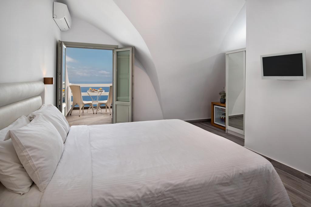 Thireas 4* Fira (Santorini)