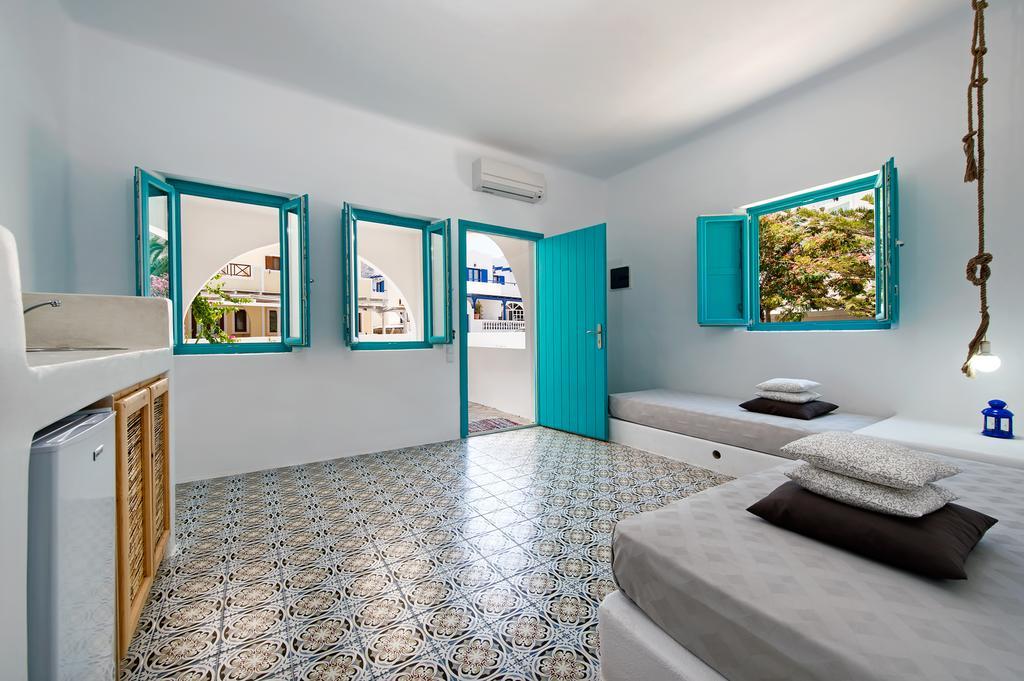 Nissia & 2* Kamari (Santorini)