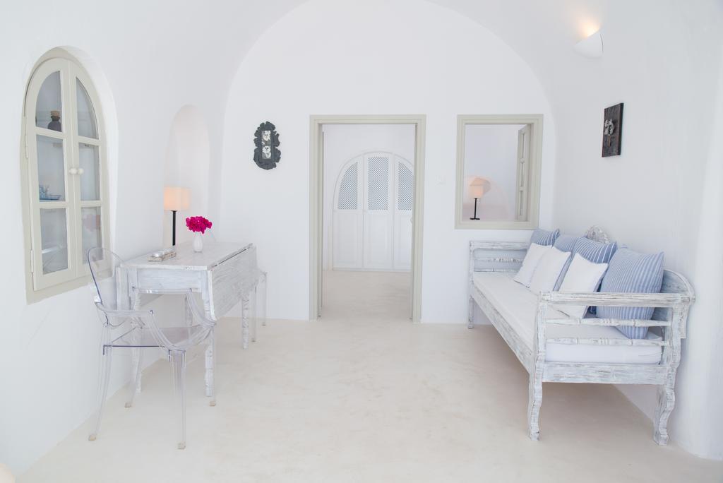 Nostos Apartment Oia (Santorini)