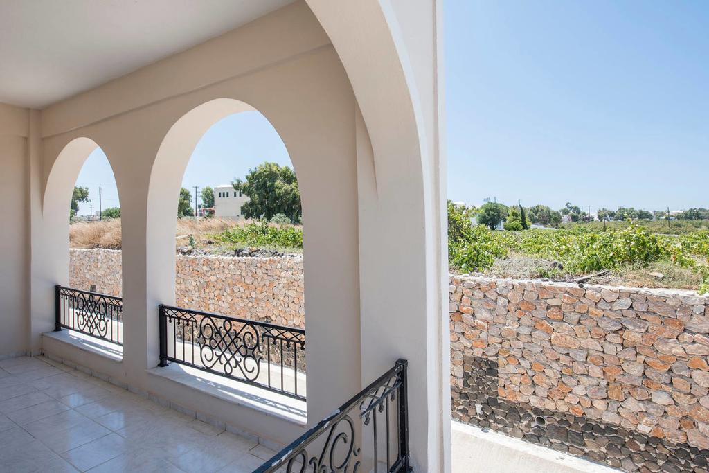 Agas Karterados (Santorini)