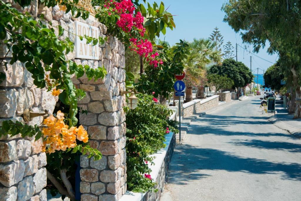 Hotel Avra 2*