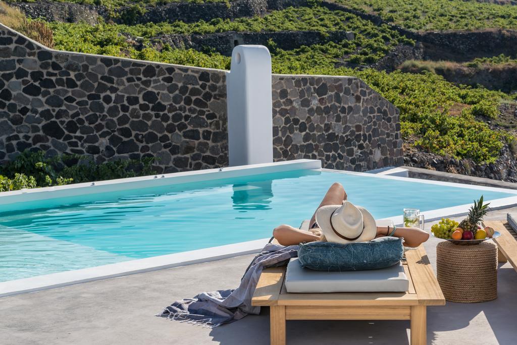 White & Co Exclusive Island Pyrgos Kallistis