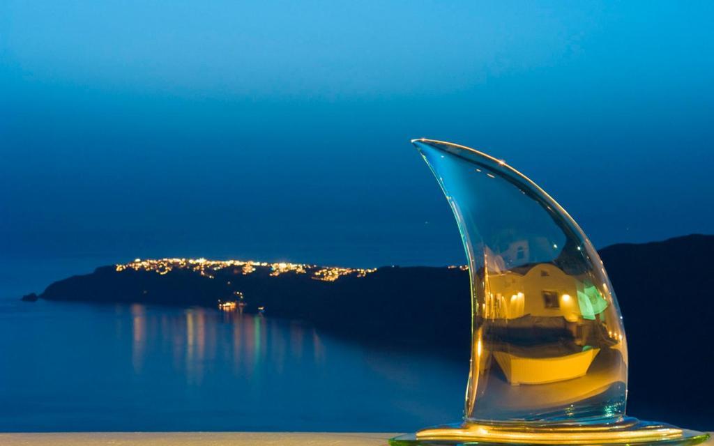 White Santorini 4*