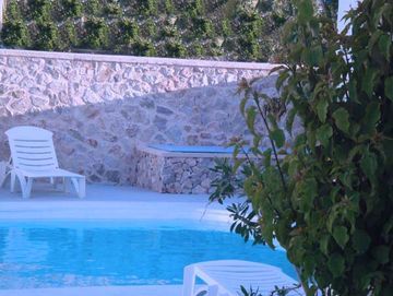 Hotel Amelie Santorini (adults Only) 3*