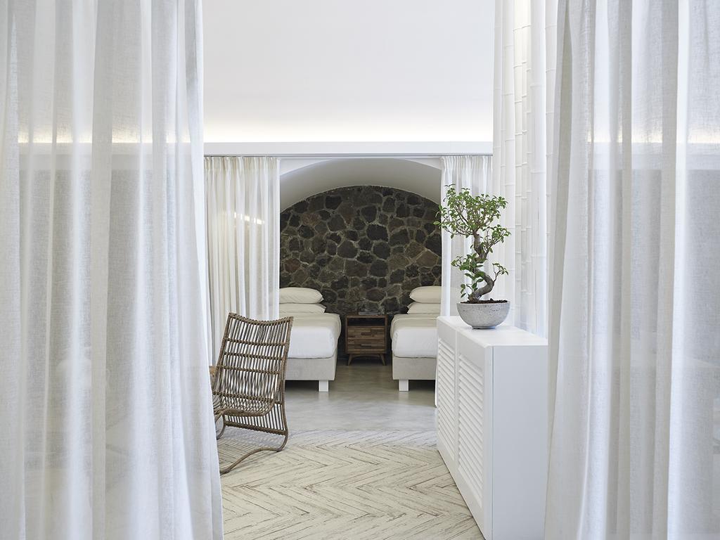 Hideaway Fira (Santorini)