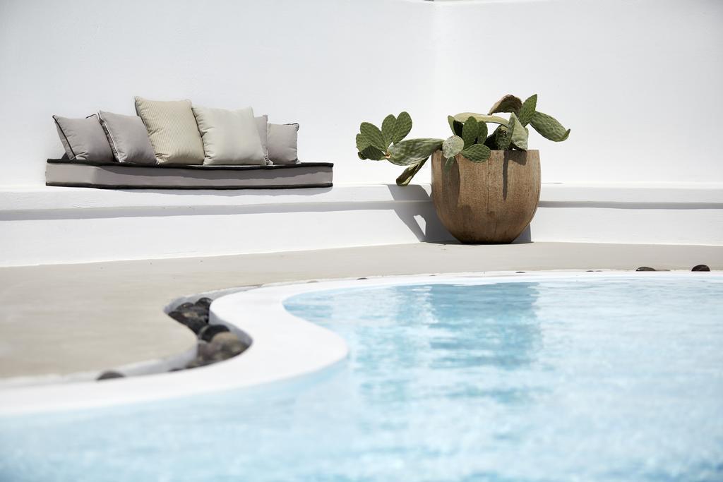 Hideaway Villa Fira (Santorini)