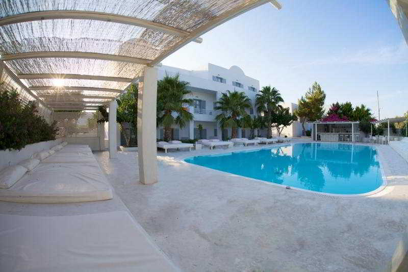 28 Kamari (Santorini)