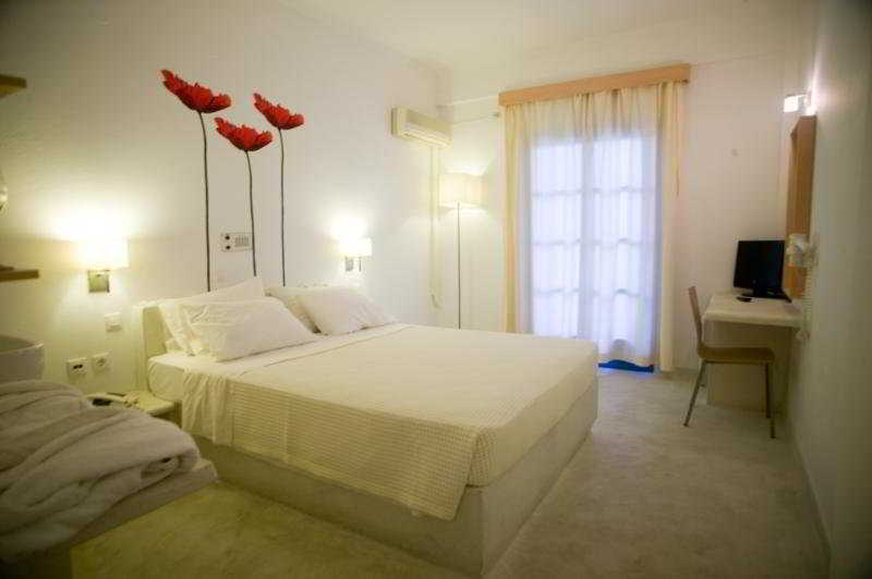 28 3* Kamari (Santorini)