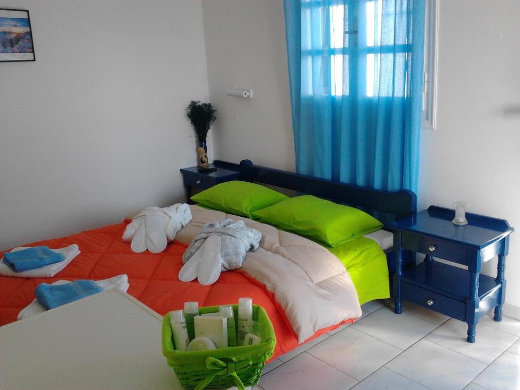 Kostas 4* Perissa (Santorini)