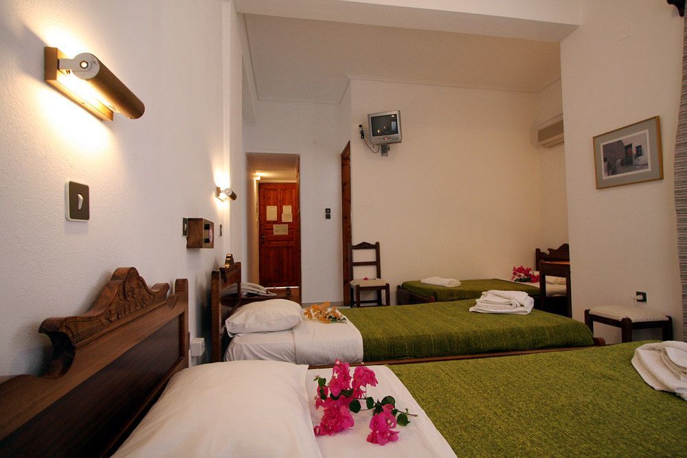 Amaryllis Hotel Perissa (Santorini)