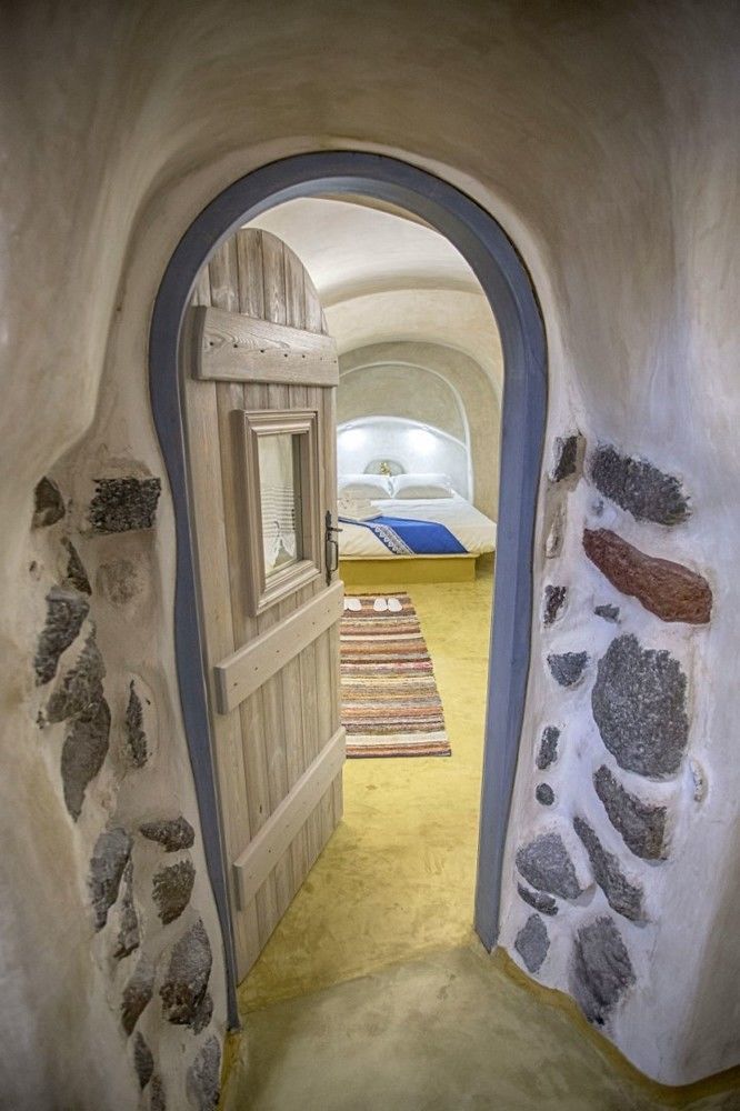 Aura Caves *